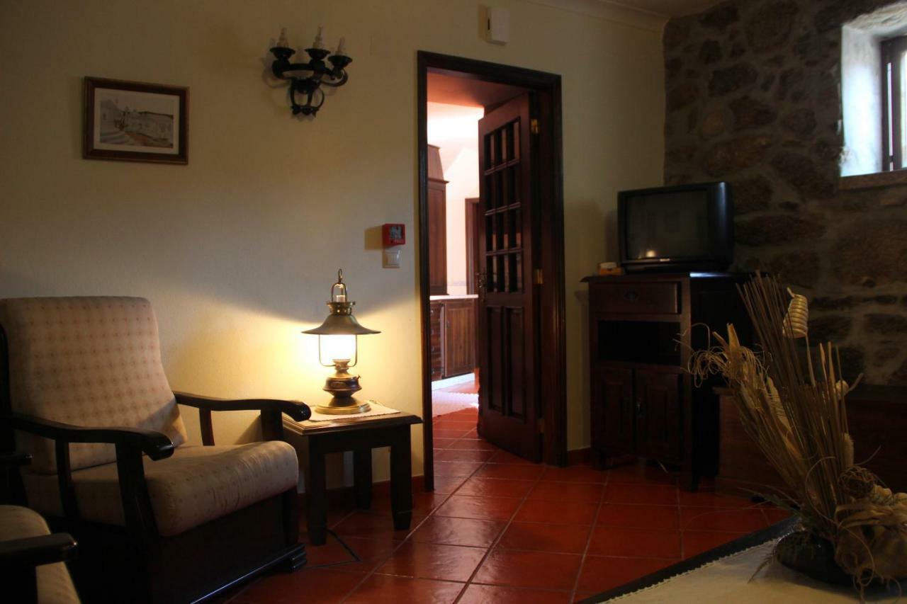 Villa Casa Pissarra à Linhares  Extérieur photo